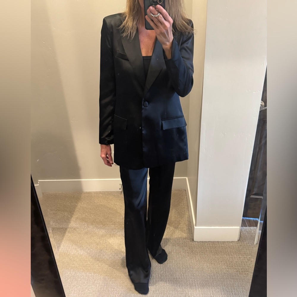 Set B Darlin satin blazer medium & Alex & Sophia satin black pants 3/4